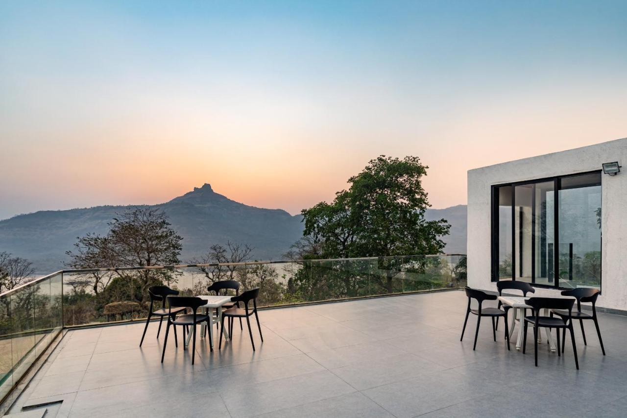 Saffronstays Stargazer, Karjat - Luxury Pool Villa With Lake View Ngoại thất bức ảnh