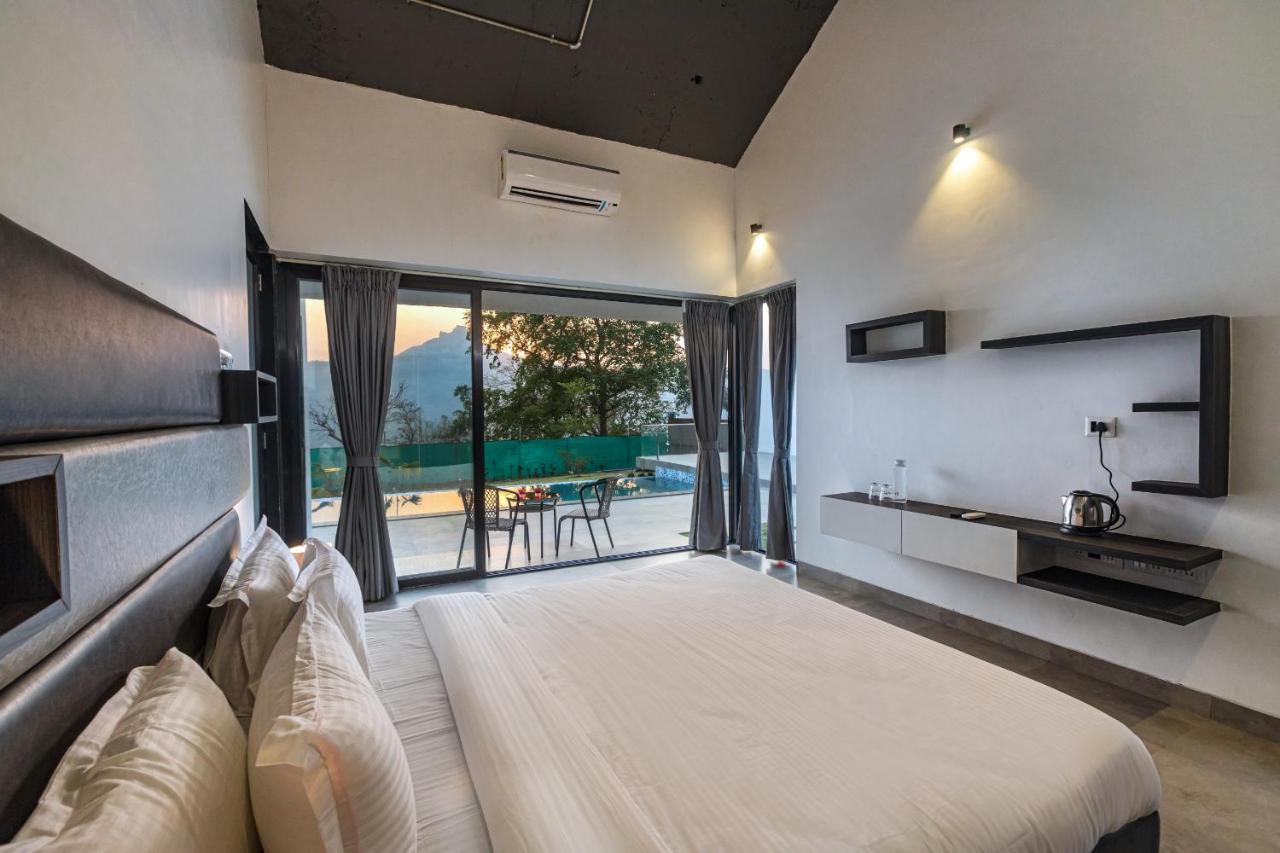 Saffronstays Stargazer, Karjat - Luxury Pool Villa With Lake View Ngoại thất bức ảnh