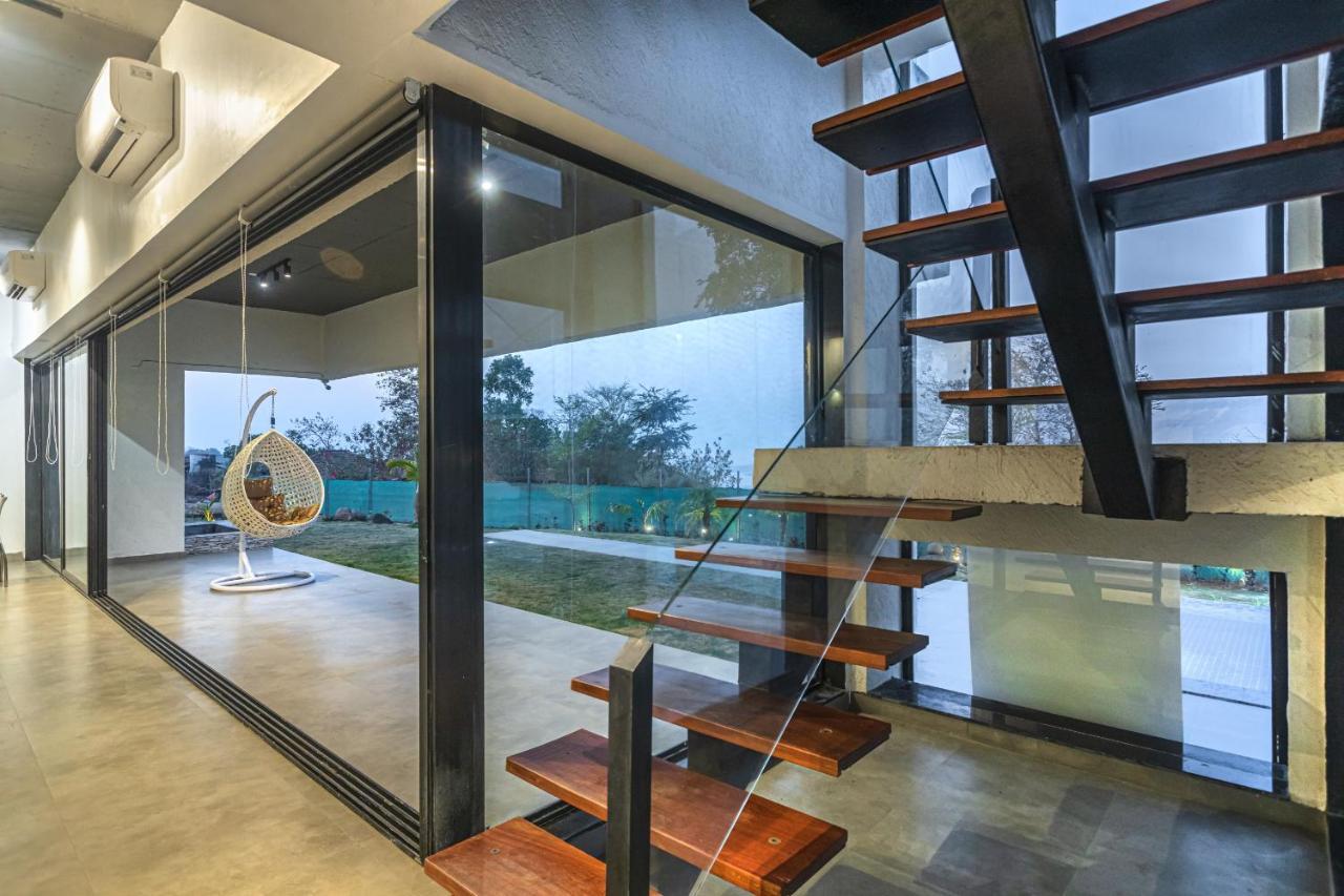 Saffronstays Stargazer, Karjat - Luxury Pool Villa With Lake View Ngoại thất bức ảnh
