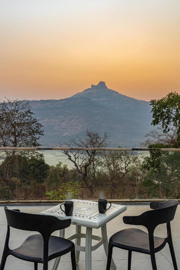 Saffronstays Stargazer, Karjat - Luxury Pool Villa With Lake View Ngoại thất bức ảnh